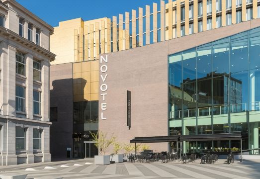 4. 노보텔 샤를로이..