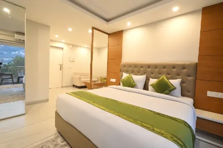 Montclair Ananta Elite Solan Отели в г. Солан