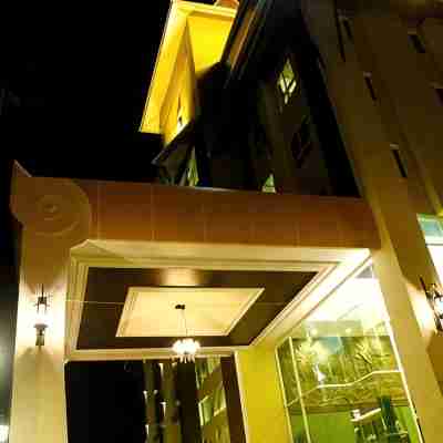 โรงแรม ช.พาเลส Hotel Exterior