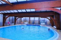 Hotel Maxim - Pools