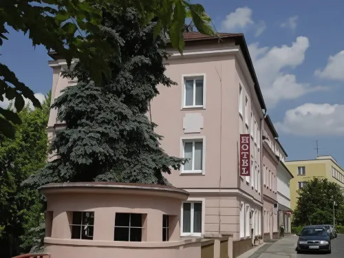 Almond Hotels in Most