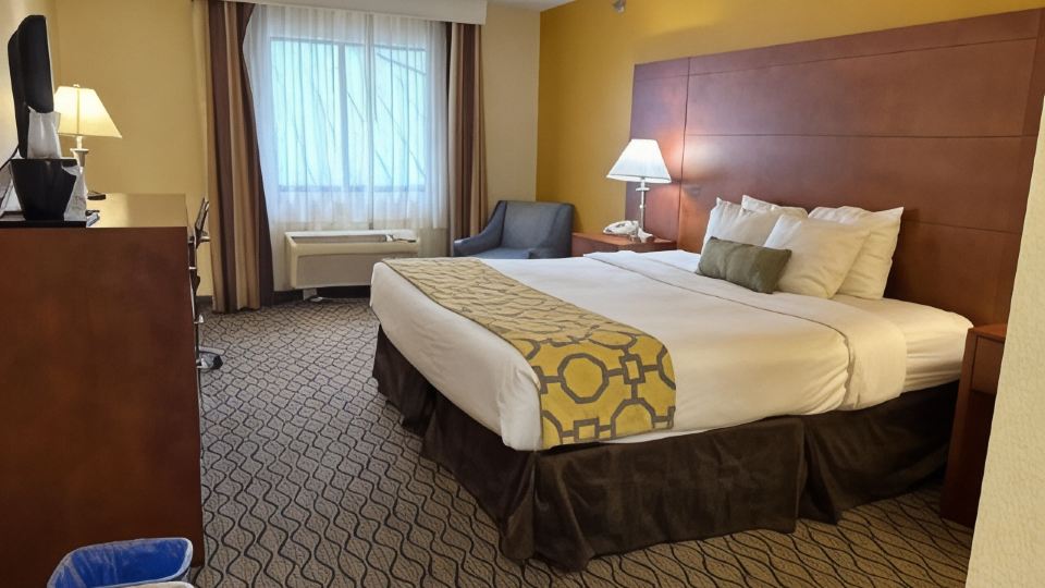 Baymont by Wyndham Mishawaka South Bend Area