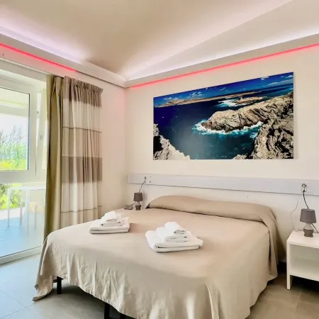 Hotel with swimming pool near Stintino