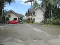 Agm Beachfront Resort & Resto - parking
