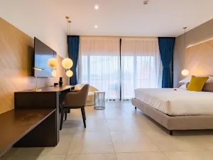 Le Petit Village Boutique Hotel & Spa