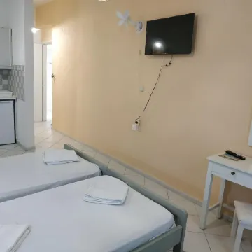 Renia Studios -Studio for 2 Pers with a Swimming Pool
