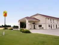 Super 8 by Wyndham Beloit KS Hotels in Beloit