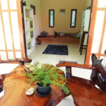 มโนรา การ์เดน บีแอนด์บี โรงแรมในอำเภอ ทับปุด