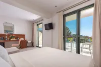 Tosca Beach Hotel فنادق في كافالا