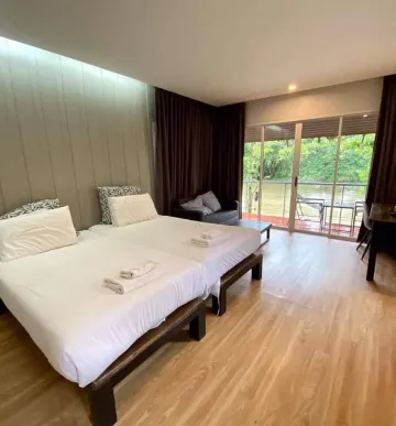 หลังริมแม่น้ำ