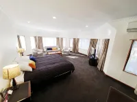 Fitzherbert Castle Motel Hotel a 