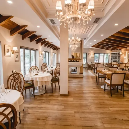 Green House Hotel & Restaurant