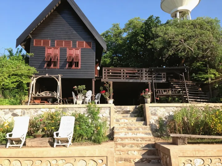 Ayothaya Riverside House