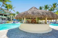 Coral Costa Caribe Beach Resort - All Inclusive - Beach