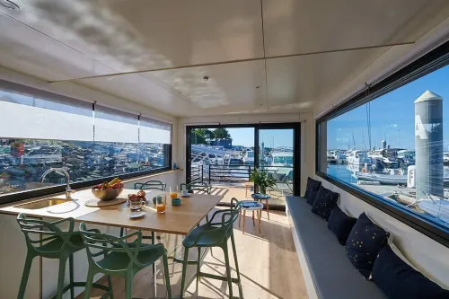 A lodge boat at Guidel-Plages marina Hotels in Guidel