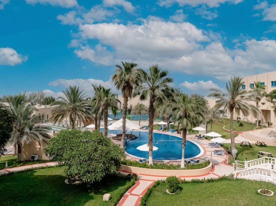 Metropolitan Al Mafraq Hotel