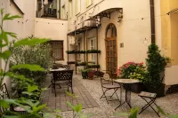 BlueBell Hotel Hotels near Posmievačik
