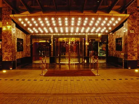 El Mouradi Hotel Africa Tunis Отели рядом с достопримечательностью «Avenue Habib Bourguiba»