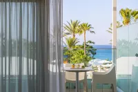 Crystal Springs Beach Hotel - View biển