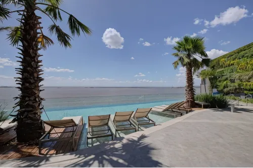 DoubleTree by Hilton Porto Alegre Hotels in Porto Alegre