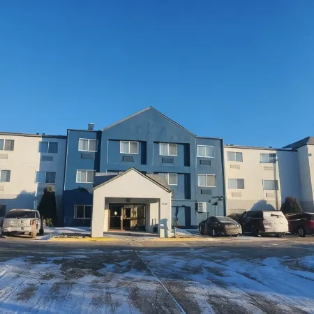 AmericInn by Wyndham Minot