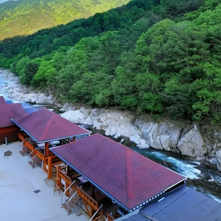 Jirisan Valley Pension