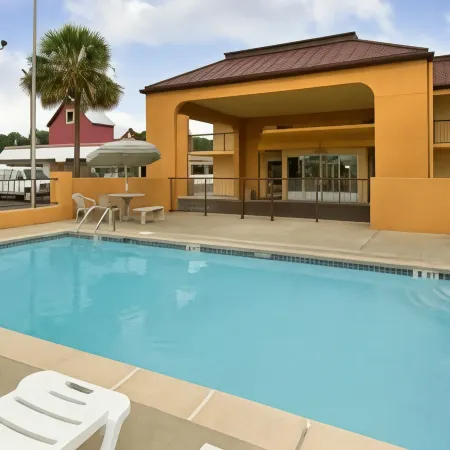 Days Inn by Wyndham Moss Point Pascagoula