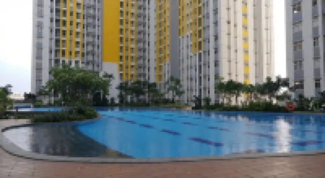 Stylish and Posh Studio Springlake Summarecon Bekasi Apartment by Travelio