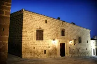 Palacio las Manillas - parking