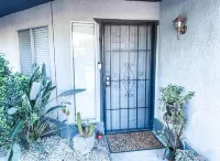 Cozy 1-bedroom condo in terrific Bakersfield with WiFi, AC