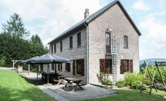 Villa Near Durbuy with Sauna & Play Area