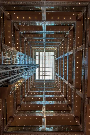 Royal Hotel Spa&Wellness Отели рядом с достопримечательностью «Музыка и время»