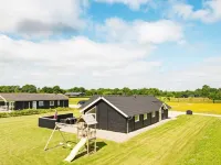 Luxury Lakeside Retreat - by Traum Ferienwohnungen Hotels in Ansager