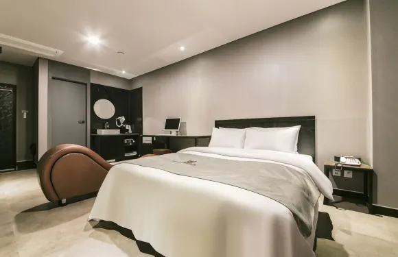楊州黑色酒店