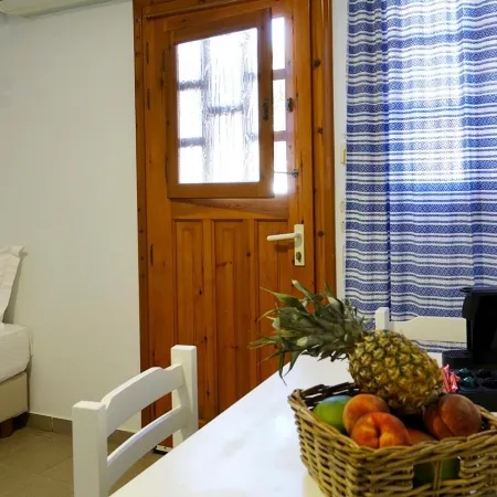 Elena Studios & Apartments