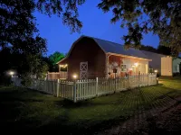 The Little Red Barn - 2-Star