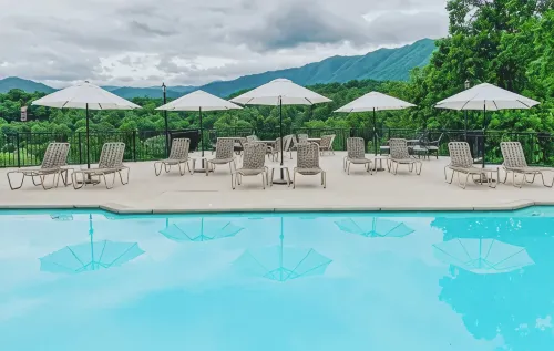 Clean & Quiet w/ Private HotTub Near Cades Cove