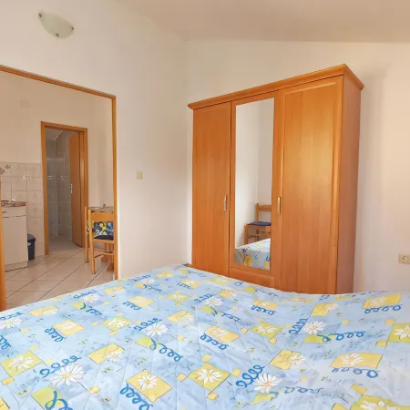 Cozy apartment in Peroj