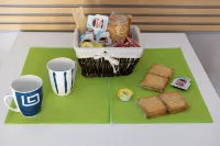 Complete and fully equipped, lively and colorful apartment in the center of the city.