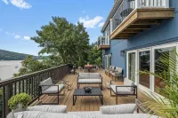 Entire Lakeview House ~ 1 Hour to MetLife ~ Hot Tub~Firepit~Stunning View~Decks