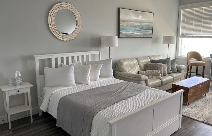 Ocean front Studio across from beach