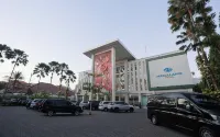 Megaland Hotel Solo - parking
