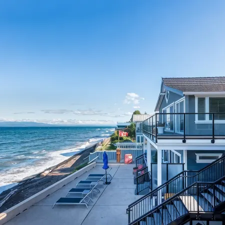 Qualicum Beach Ocean Suites