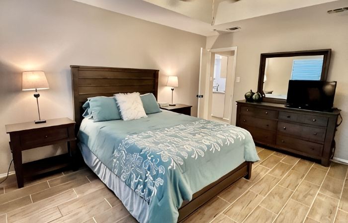Univ. City 4-Br • Heated • Furnished • Wi-Fi • W/D • Wi-Fi •Washer/Dryer
