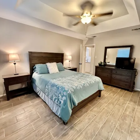 Univ. City 4-Br • Heated • Furnished • Wi-Fi • W/D • Wi-Fi •Washer/Dryer