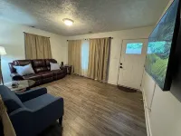 Newly renovated 2-bedroom house in lovely downtown Elizabethtown on quiet street