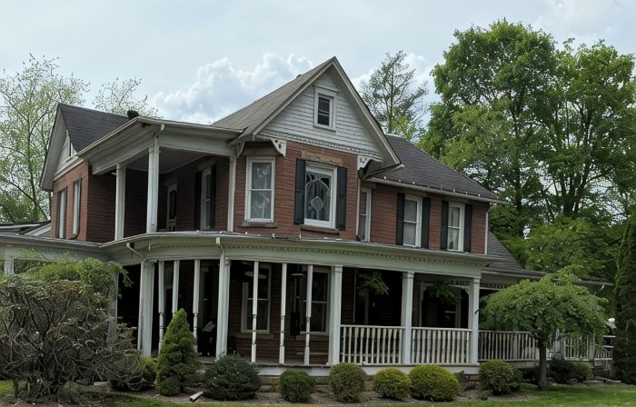 4-bedroom house in charming Buckhannon with AC, WiFi.