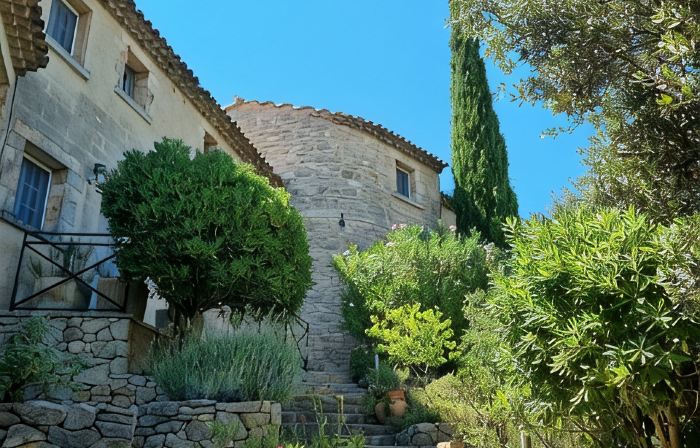 Mazet Hortensia air-conditioned, private terrace-shared pool - Vallée des Baux