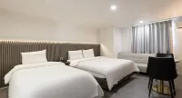 Hotel Chloe Dongdaemun – Clean · Safe · Cozy Stay near DDP - جاكوزي
