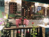 Italian House Hotel